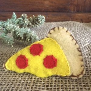 Handmade pizza cat toy